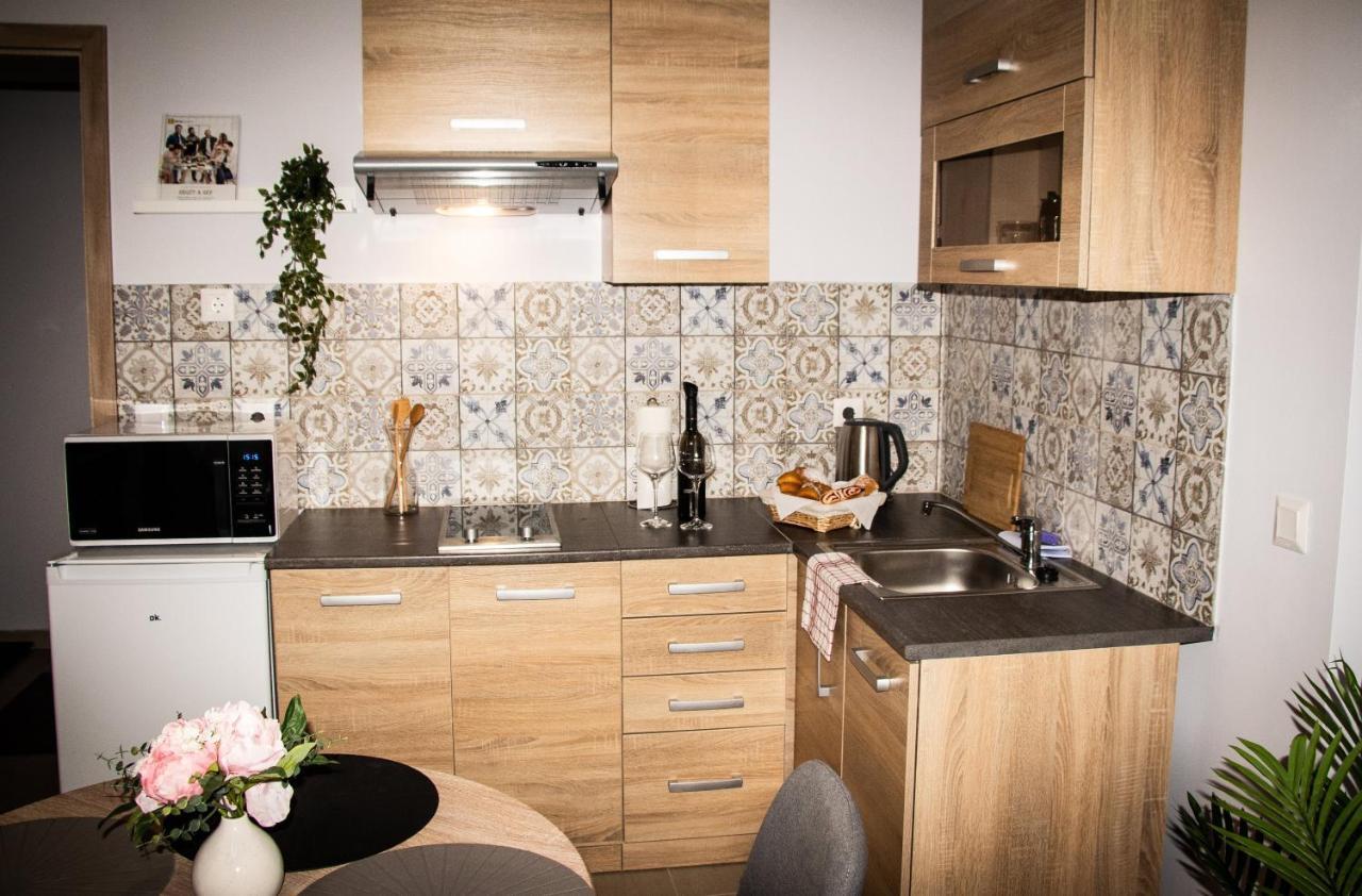 Loli Apartman Miskolc Eksteriør billede