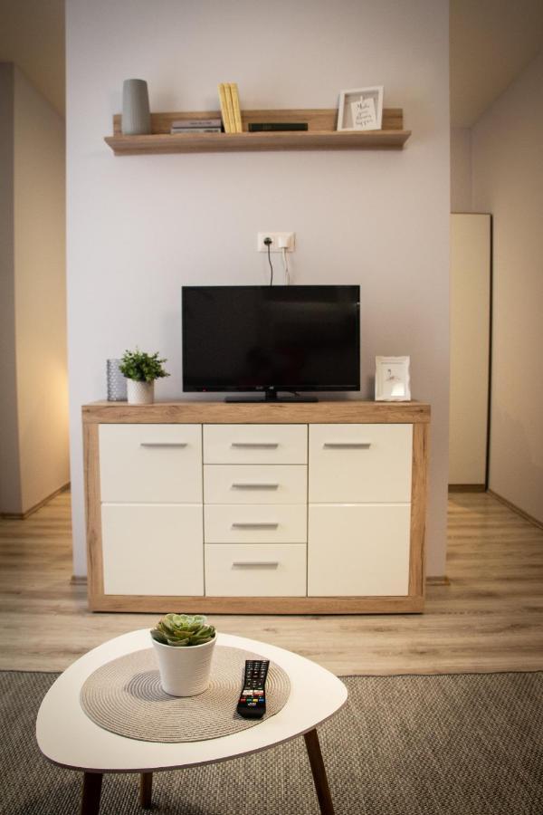Loli Apartman Miskolc Eksteriør billede