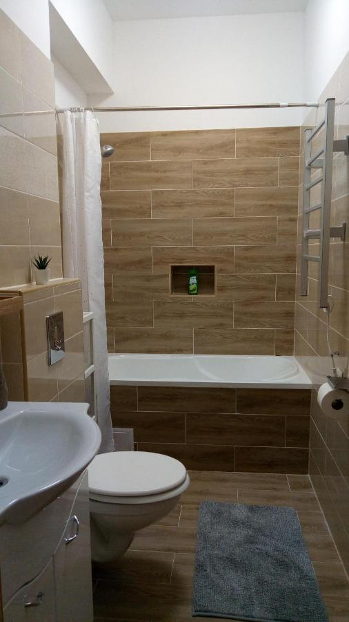 Loli Apartman Miskolc Eksteriør billede